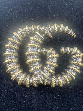 brooch /pin textured